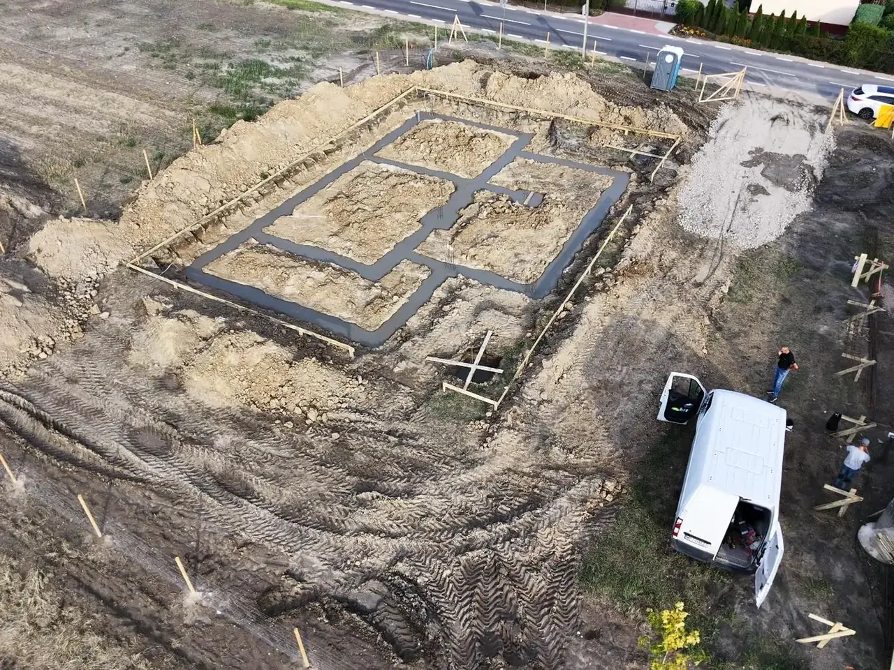 Widok z powietrza na wykonane roboty fundamentowe